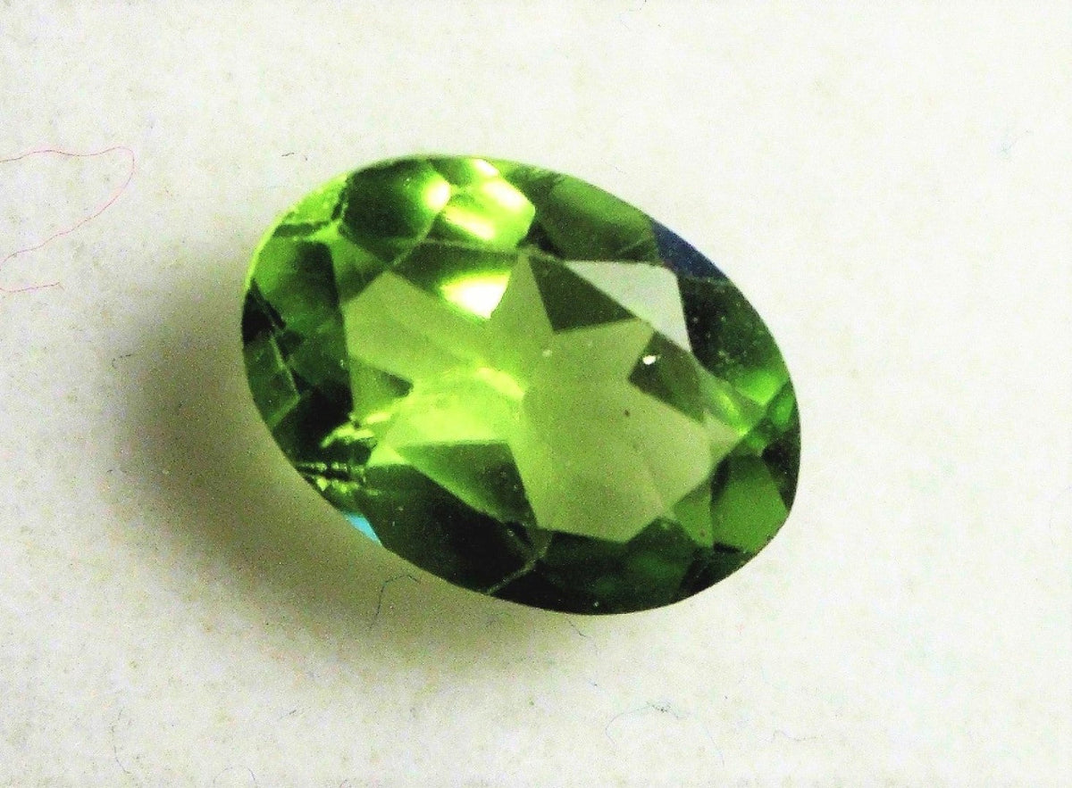 Peridot Oval Cut 1 Carat Gem Pakistani 7x5mm