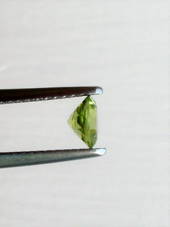 Peridot Round Cut Arizona Small VS AA