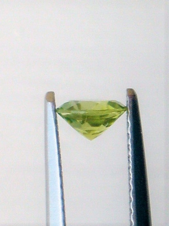 Peridot Round Cut Arizona Small VS AA