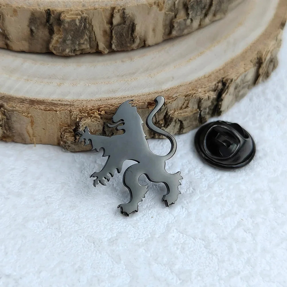 New upright lion men's lapel pin, 316L stainless steel gold-plated badge, black brooch for suit accessories, gift for father