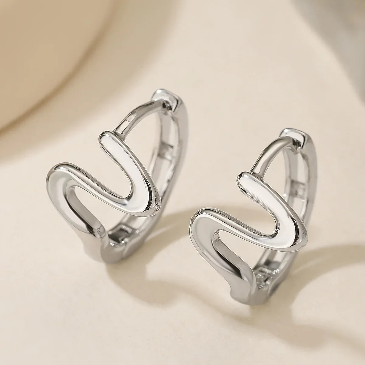 NEWBUY Simple Design Silver/Gold Color Knot Shape Cute Hoop Earrings For Women Minimalist Metal Style Jewelry Female