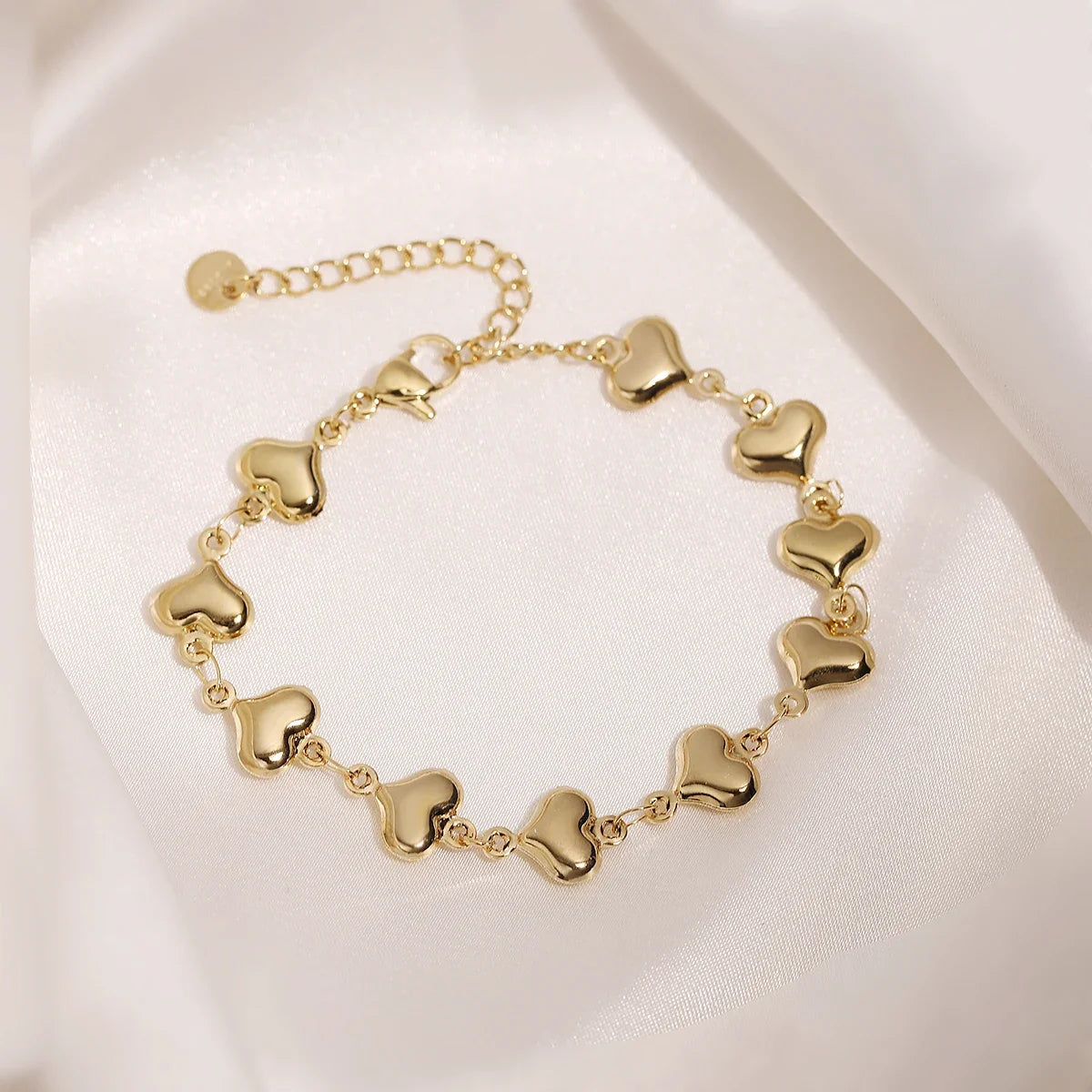 NEWBUY Wholesale Non-Fading Gold Color 316L Stainless Steel Heart Charm Bracelet For Women Casual Daily Jewelry