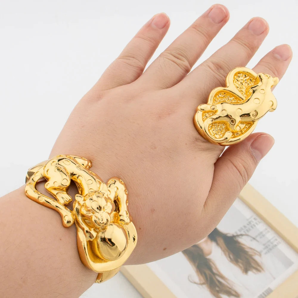 Gold Color Bangle with Ring Set Ladies Elegant Lovely Bow Design Hand Bracelet and Finger Ring Weddings Bride Bangle Jewelry Set