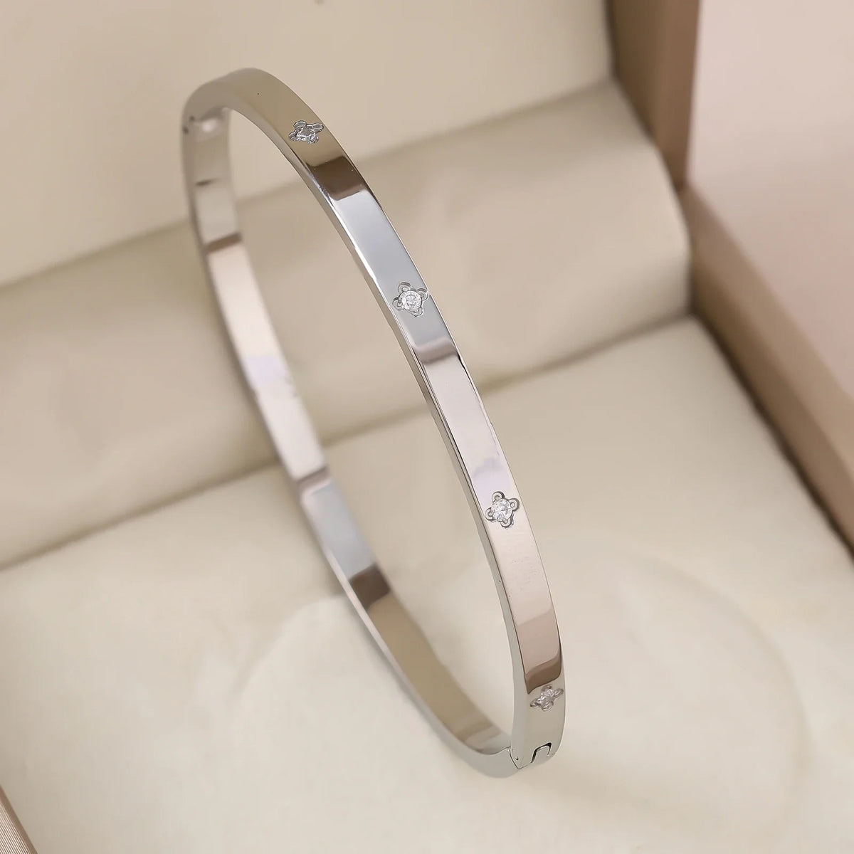 1pc 18K Gold Plated Stainless Steel Stackable Bracelet With Chain And Clover Design, Fashion Style For Women, Suitable For Casua