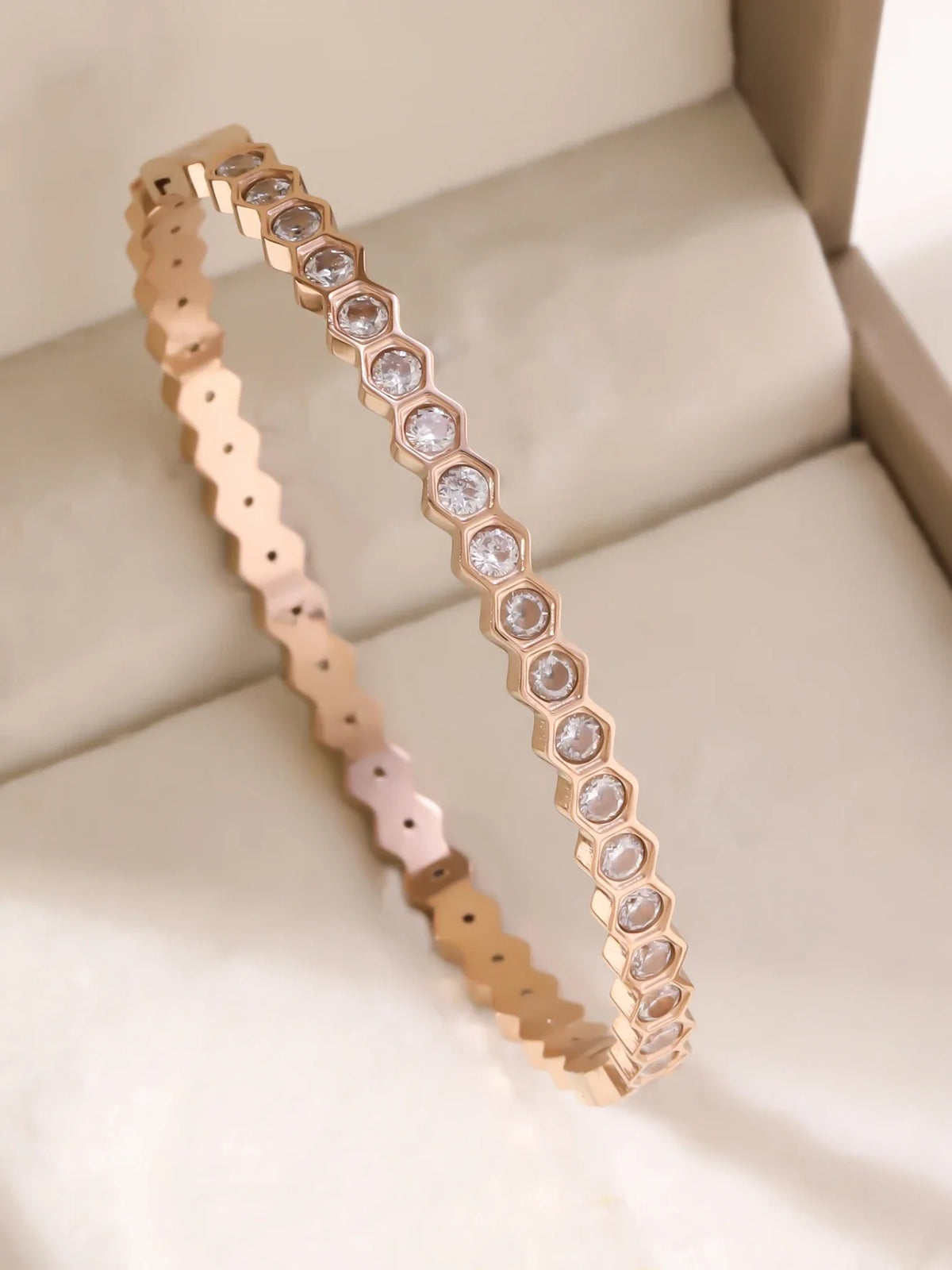 1pieces/set women's wedding jewelry party holiday Valentine's Day gift stainless steel bracelet plated with 18K gold bracelet