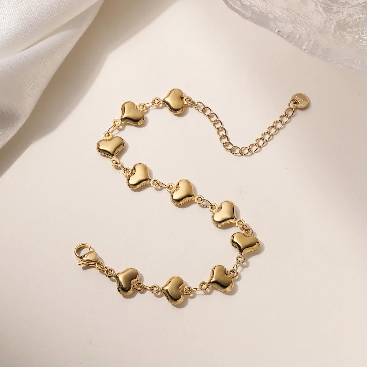 NEWBUY Wholesale Non-Fading Gold Color 316L Stainless Steel Heart Charm Bracelet For Women Casual Daily Jewelry