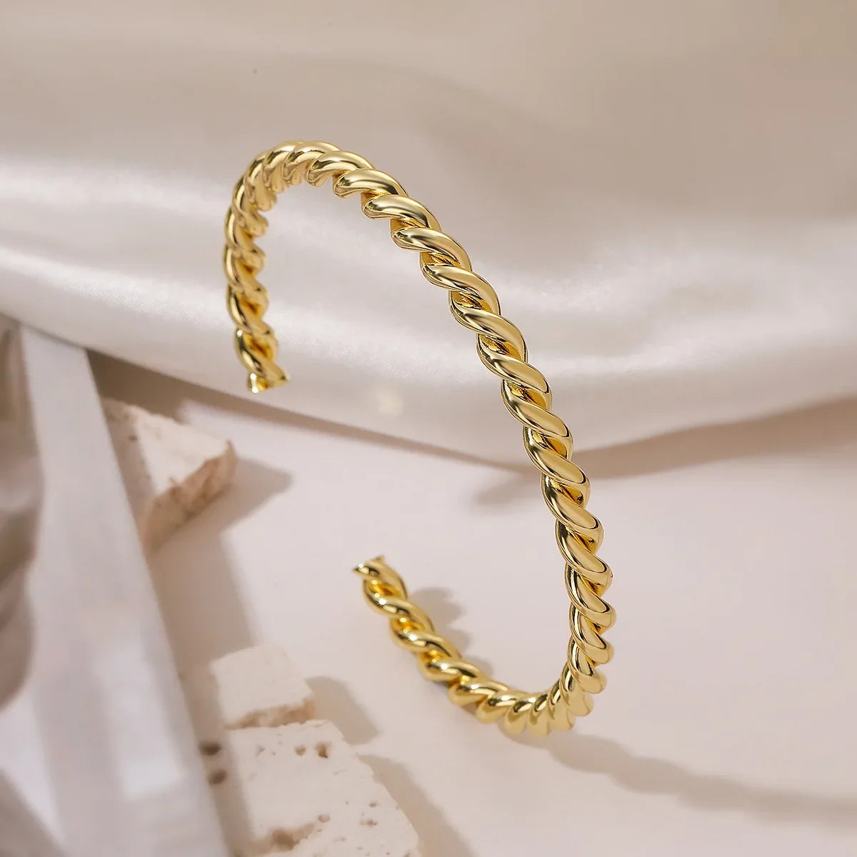 NEWBUY Hot Sale HigH Quality Gold/Silver Color Heart Bangles For Women Stainless Steel Party Jewelry