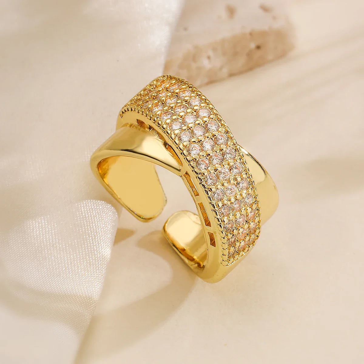 NEWBUY Luxury AAA Cubic Zirconia Pave Setting Copper Jewelry Trendy Gold Color Wedding Rings For Women