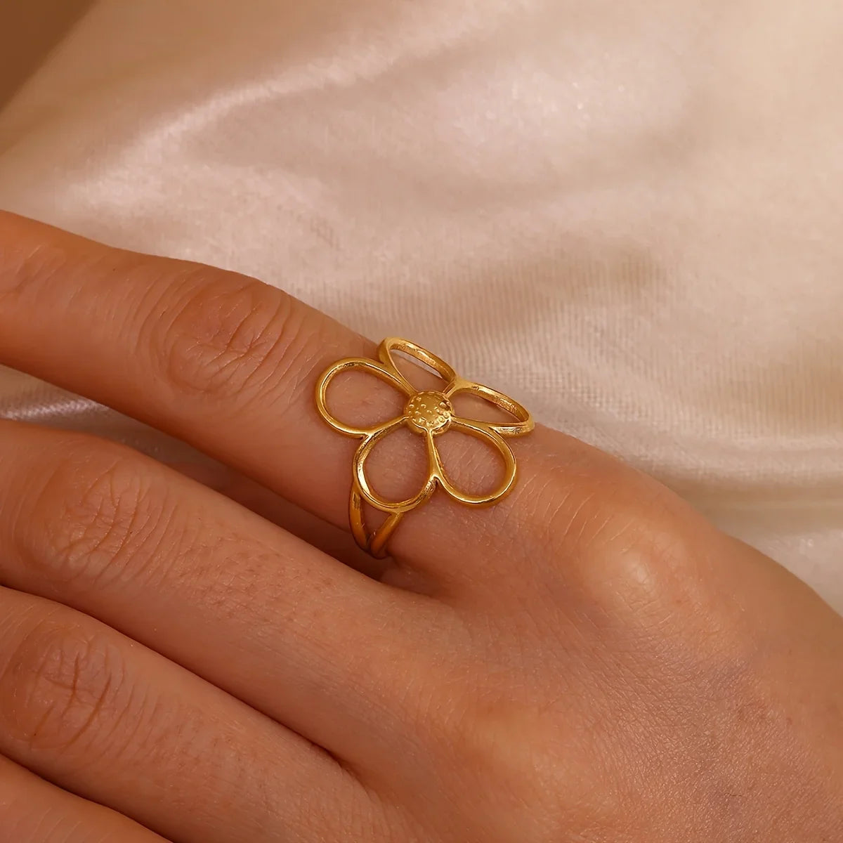 Elegant Stainless Steel Big Bloom Flower Rings For Women Gold Color Sun Starfish Open Ring Finger Jewelry Wedding Her Gift Punk