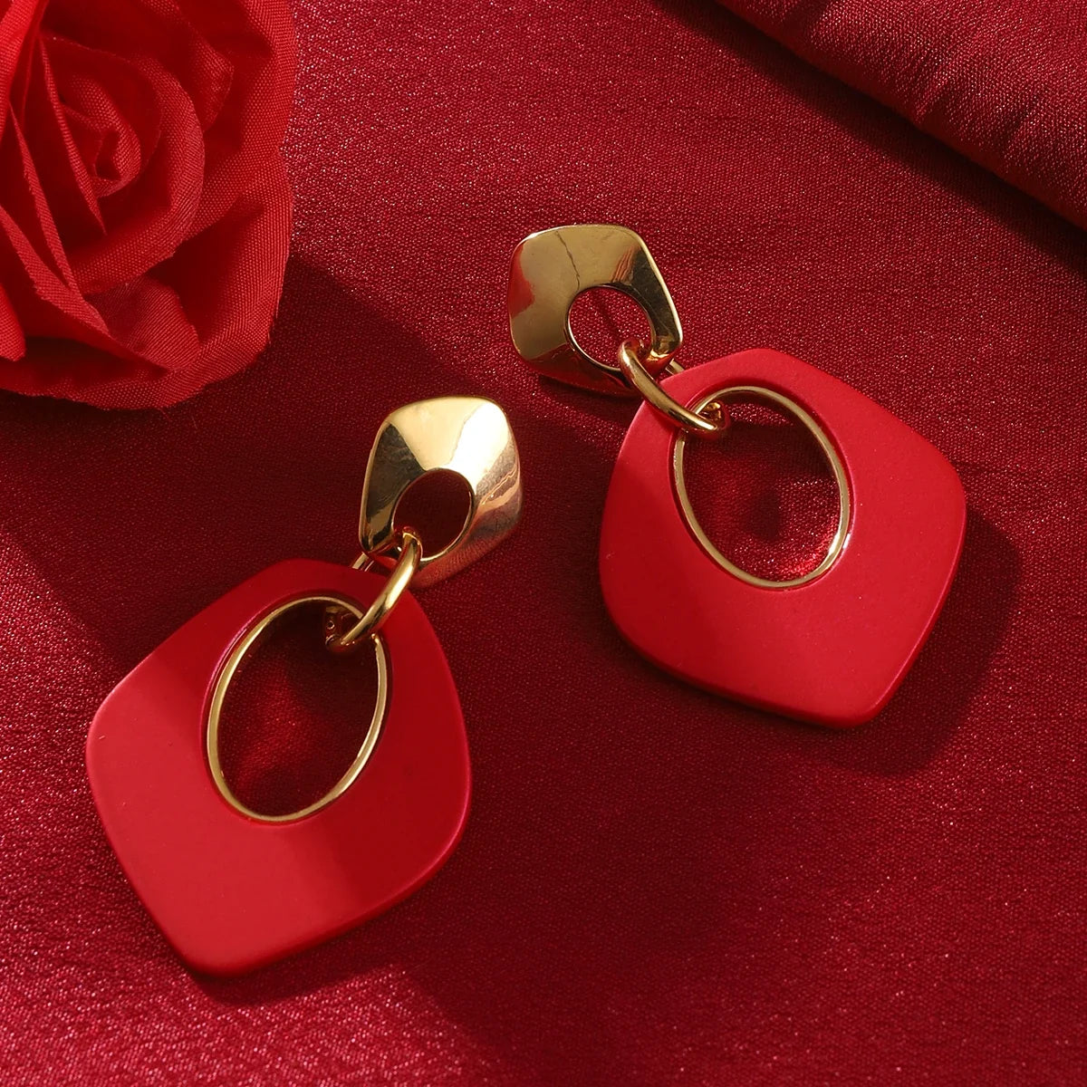 Red Color Women Dangle Earrings Geometric Pendants Gold Color Metal Hook Earrings Long Hang Earrings pendientes fashion jewelry