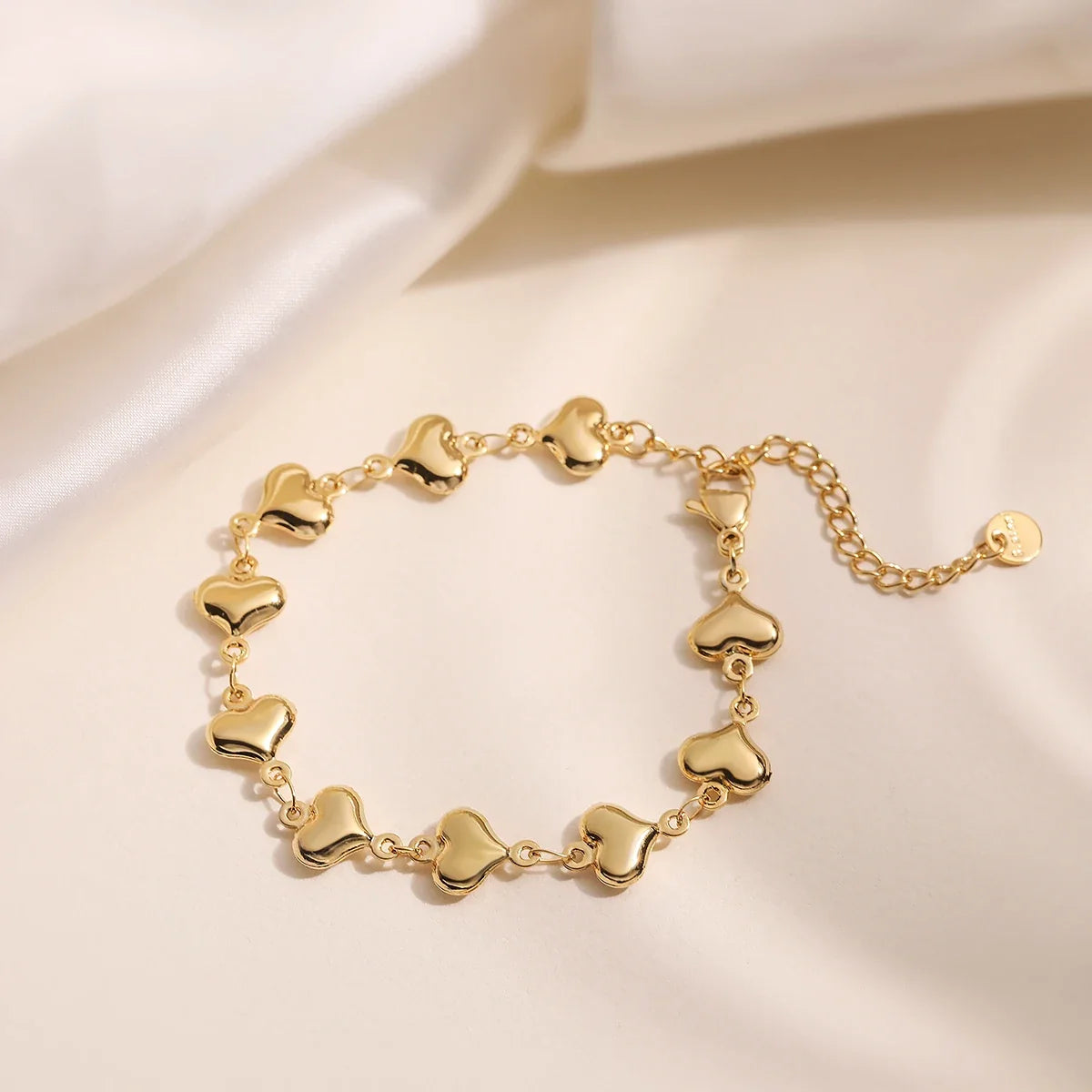 NEWBUY Wholesale Non-Fading Gold Color 316L Stainless Steel Heart Charm Bracelet For Women Casual Daily Jewelry