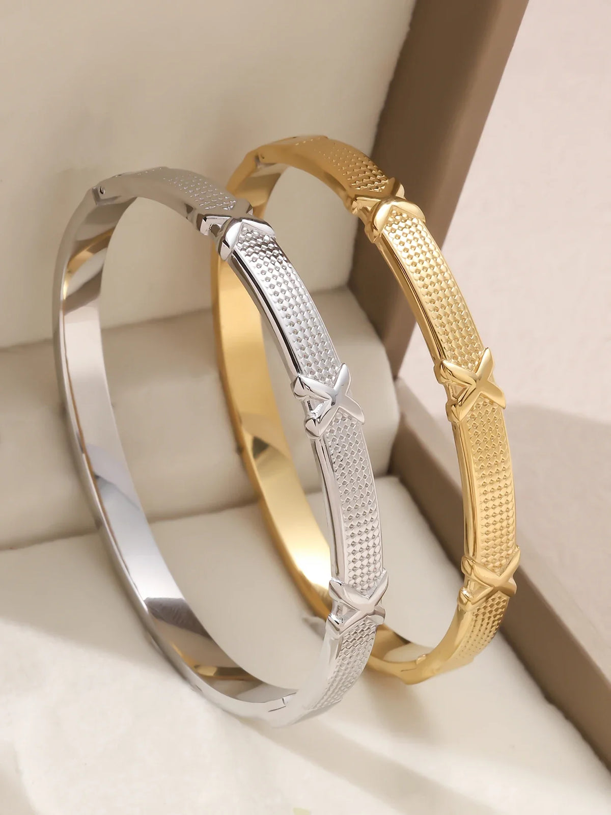 1pieces/set women's wedding jewelry party holiday Valentine's Day gift stainless steel bracelet plated with 18K gold bracelet