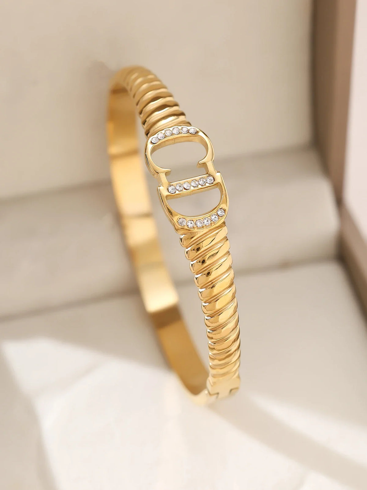 18K gold-plated stainless steel non fading gold bracelet - durable and fashionable jewelry accessory, suitable for holiday gifts