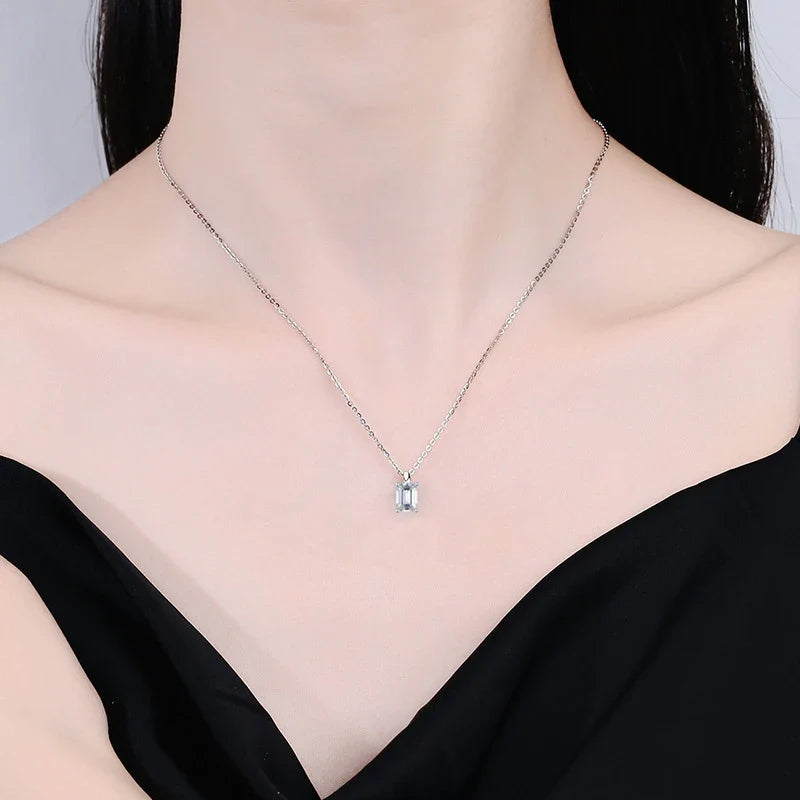 NeeTim 1ct 2ct  3ct 4ct Emerald Cut Moissanite Pendant Necklace for Women S925 Silver with White Gold Plated Necklaces Chain