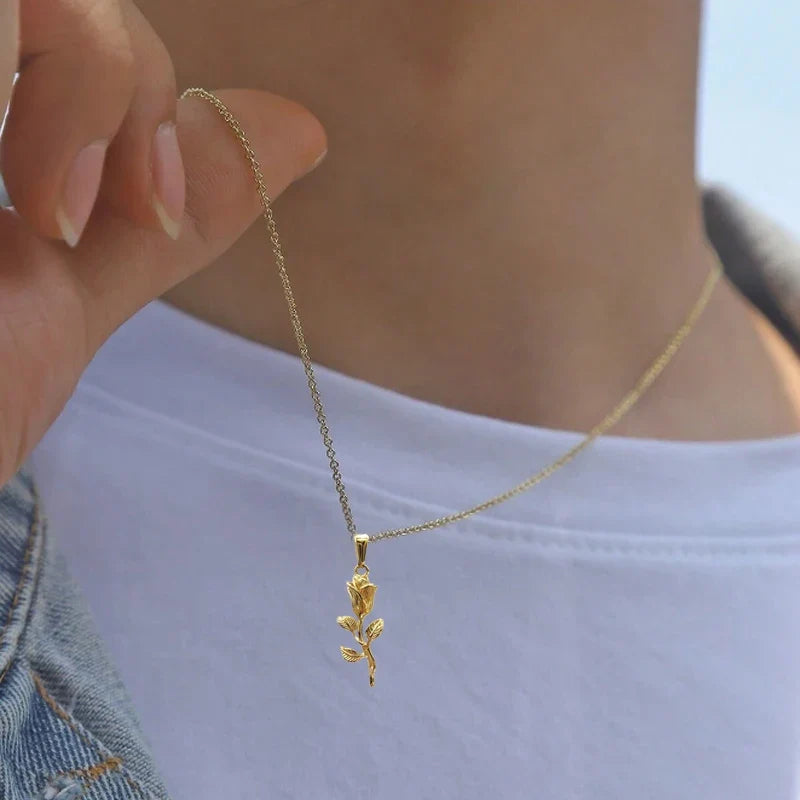 New Gold Plated Rose Flower Pendant Necklace Simple Vintage Clavicle Chain Stainless Steel Necklace for Men Women Jewelry Gifts