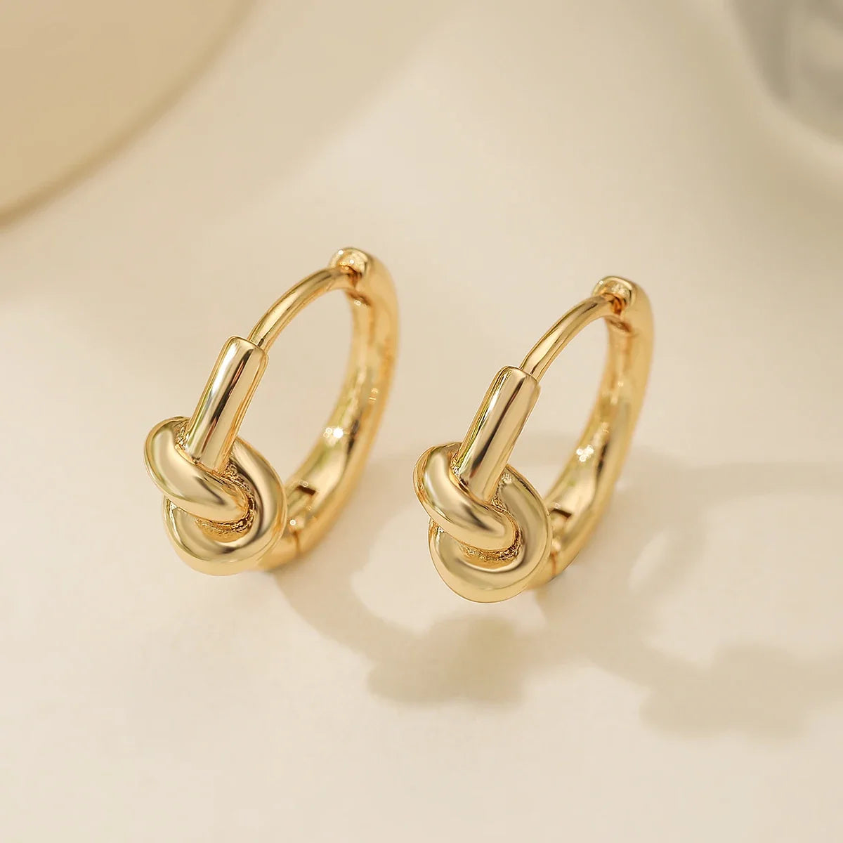 NEWBUY Simple Design Silver/Gold Color Knot Shape Cute Hoop Earrings For Women Minimalist Metal Style Jewelry Female