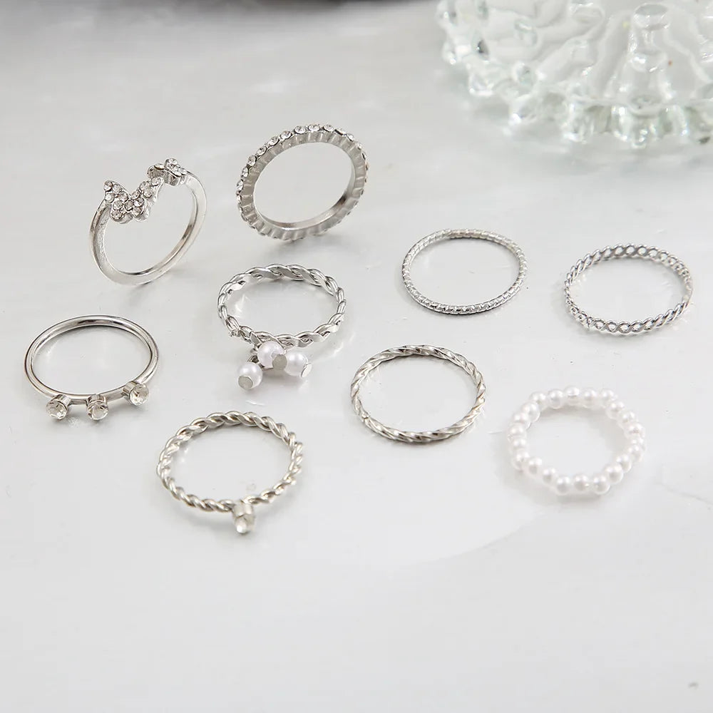 Bohemian Butterfly Pearl Rings Set for Women Shine Pearl Gothic Vintage Plated Retro Rhinestone Simple Finger Jewelry Gift