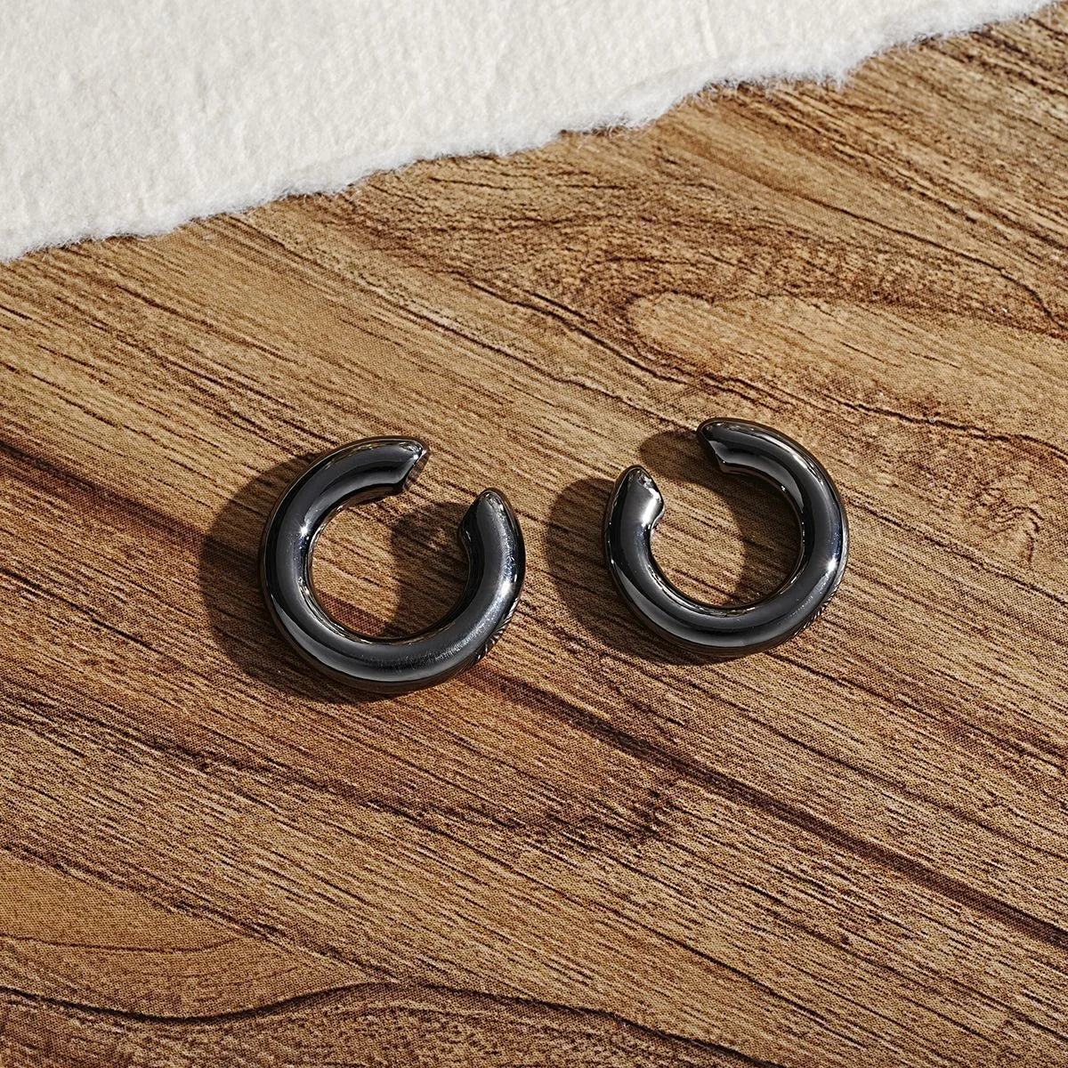 Fashion Smooth Circle C Shape Clip Earrings For Women Lightweight Non-Piercing Cartilage Ear Cuff Daily Wear Jewelry Gifts 2025