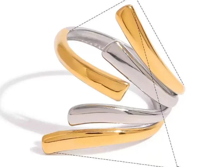 Wholesale High End Waterproof Three-dimensional M Letter Hollow Stainless Steel Finger Ring Trendy for Women Personalize Jewelry