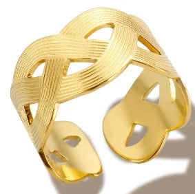 Wholesale High End Waterproof Three-dimensional M Letter Hollow Stainless Steel Finger Ring Trendy for Women Personalize Jewelry