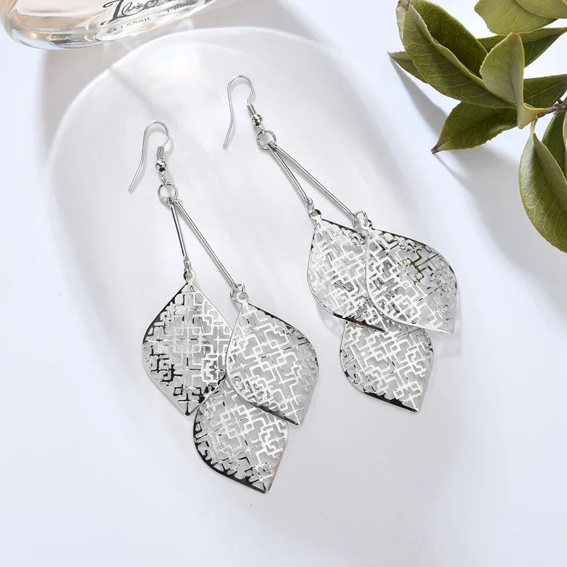 Floating Earrings Valentine's Day Love Pendant Earrings Elegant Long Women's Floating Hook Earrings Exaggerated Metal Pendant