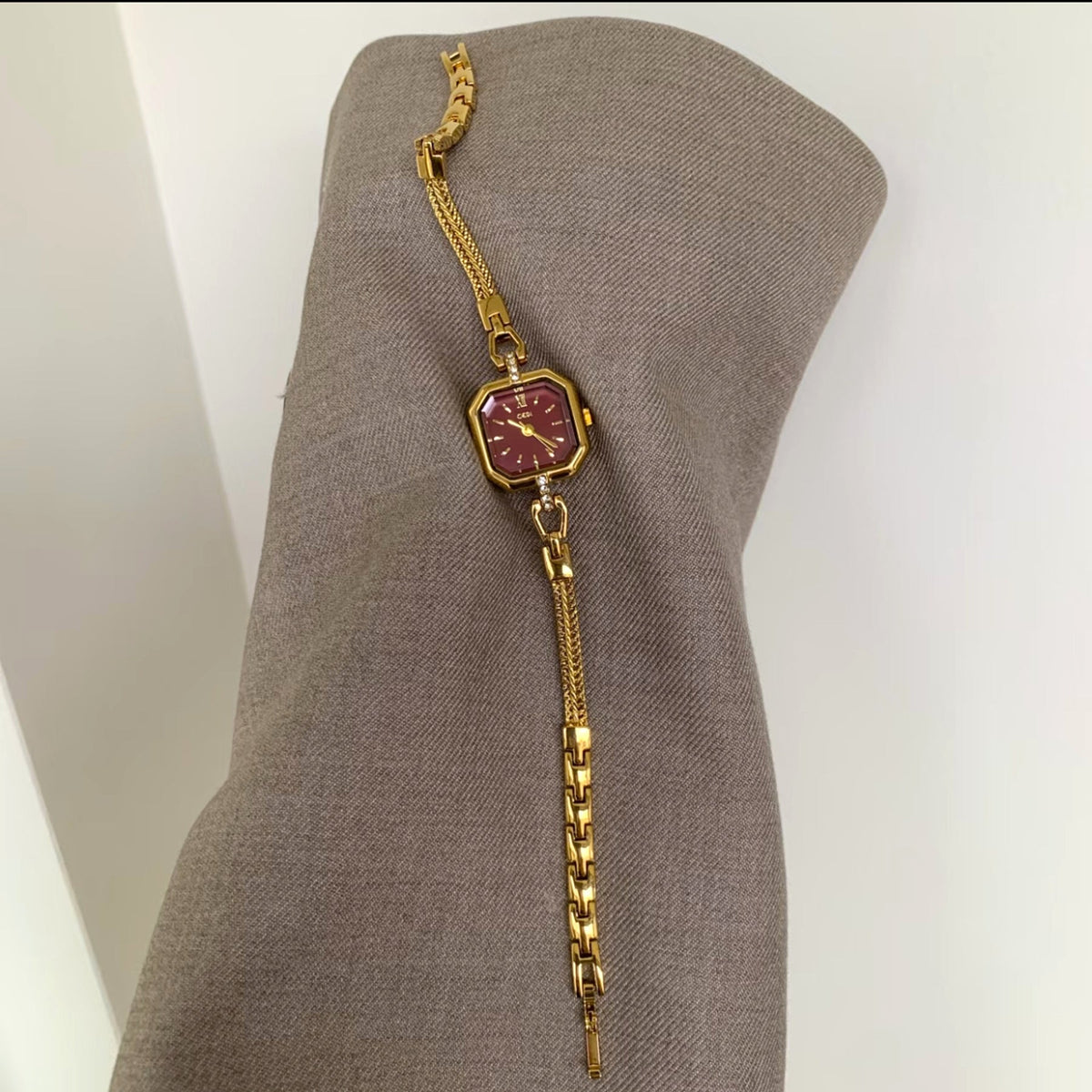 Simple Casual Women's Watch Niche High-end Sense Of Personality