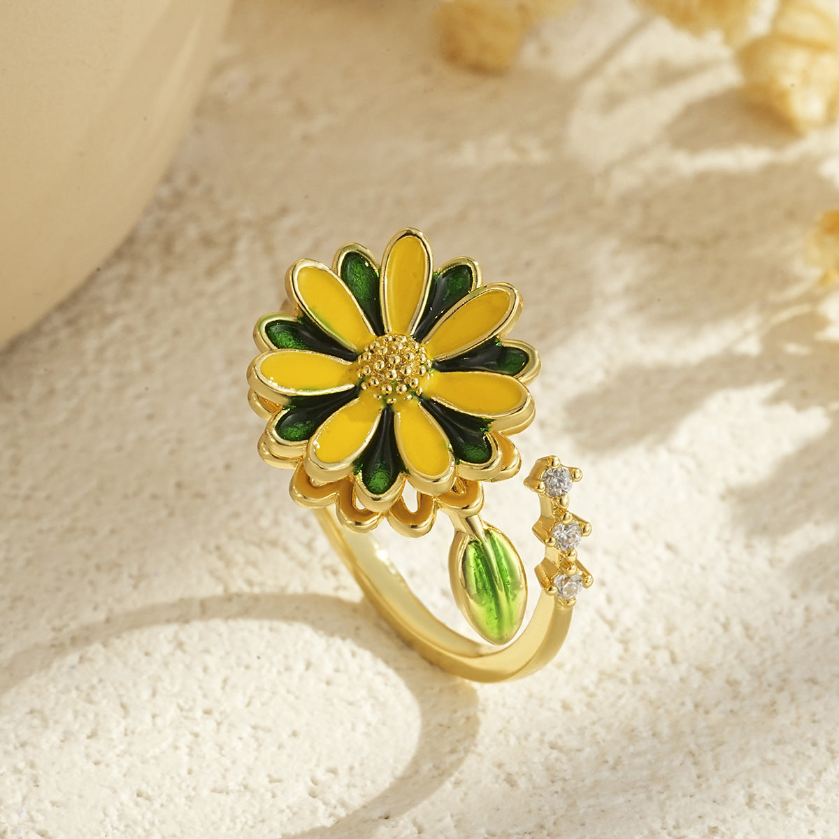 Rotatable Flower-shaped Gold-plated Ring
