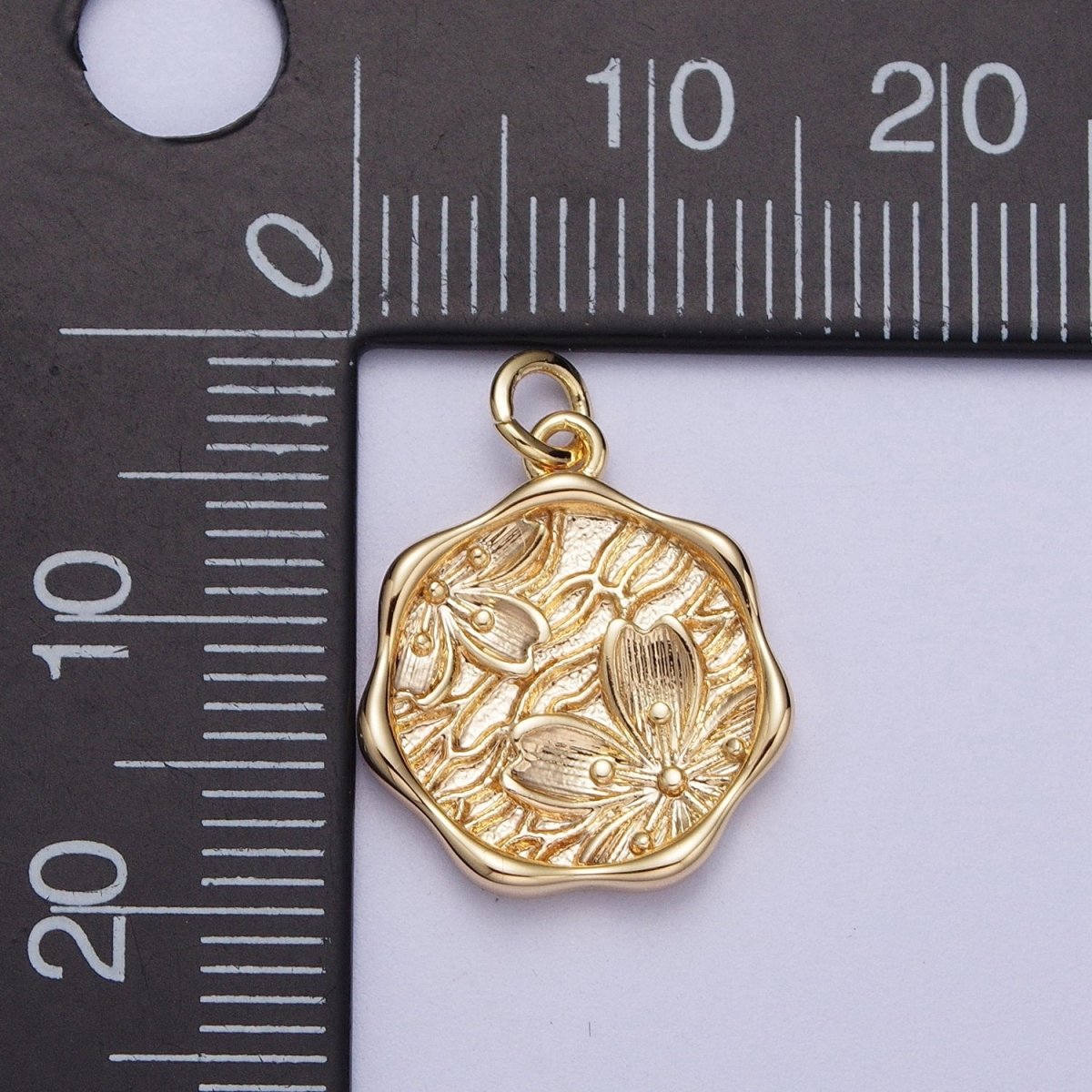 Antique round flower pendant 16K Gold Filled, Simple charm, Earring Bracelet Necklace makings, Jewelry making supplies | X-780