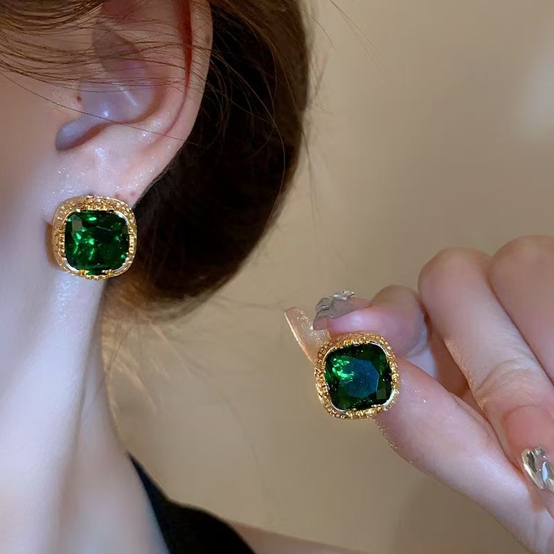Silver Post Emerald Stud Earrings, Light Luxury Niche Unique Design, 2026 Hot Elegant Ear Jewelry