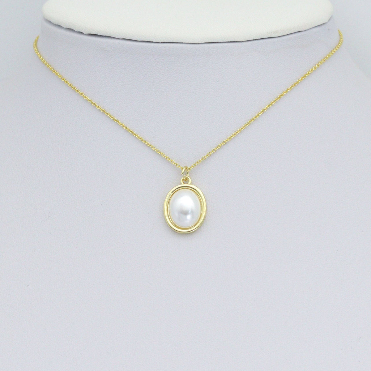 White Pearl Gold Oval Charm Pendant, Sku#LK1109
