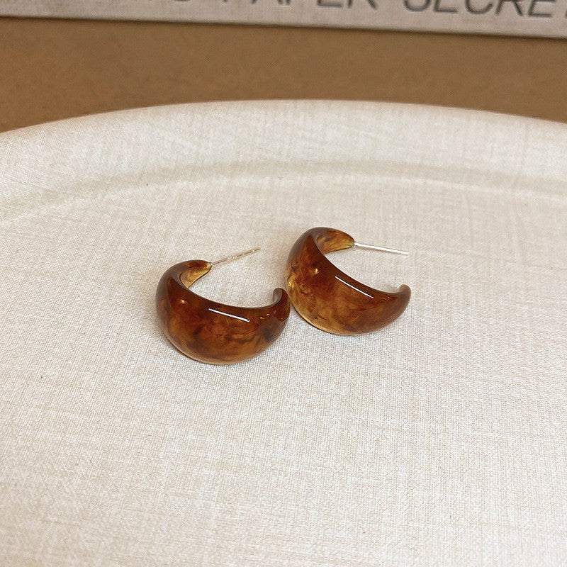 Maillard Style Amber Resin Gold Hoop Earrings, C-Shaped Chunky Gold Tone Resin Hoops, Vintage Lightweight Fashion Earrings For Women Daily & Party Wear