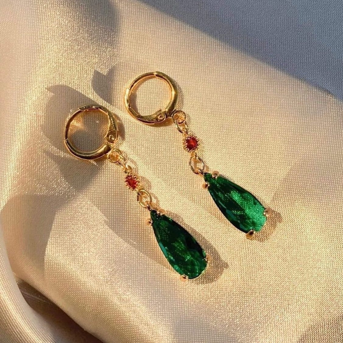 Fashion Green Crystal Water Drop Pendant Earrings