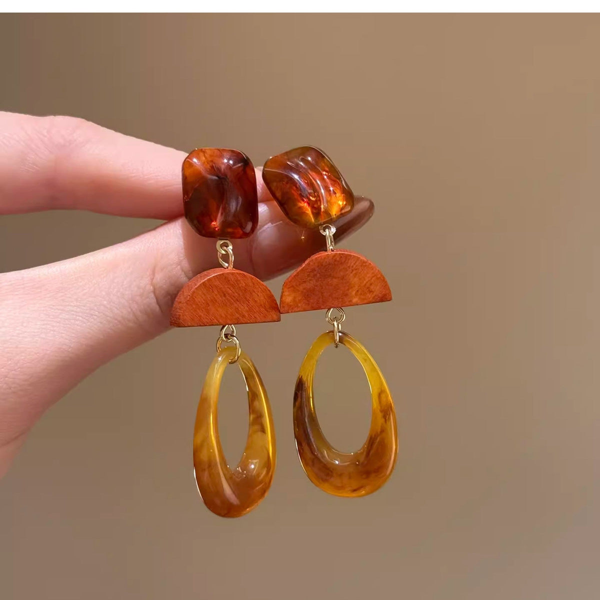 Maillard Style Amber Resin Stud Earrings, Irregular Square Gold Border Button Earrings, Vintage Lightweight Fashion Earrings For Women Daily Party Gift