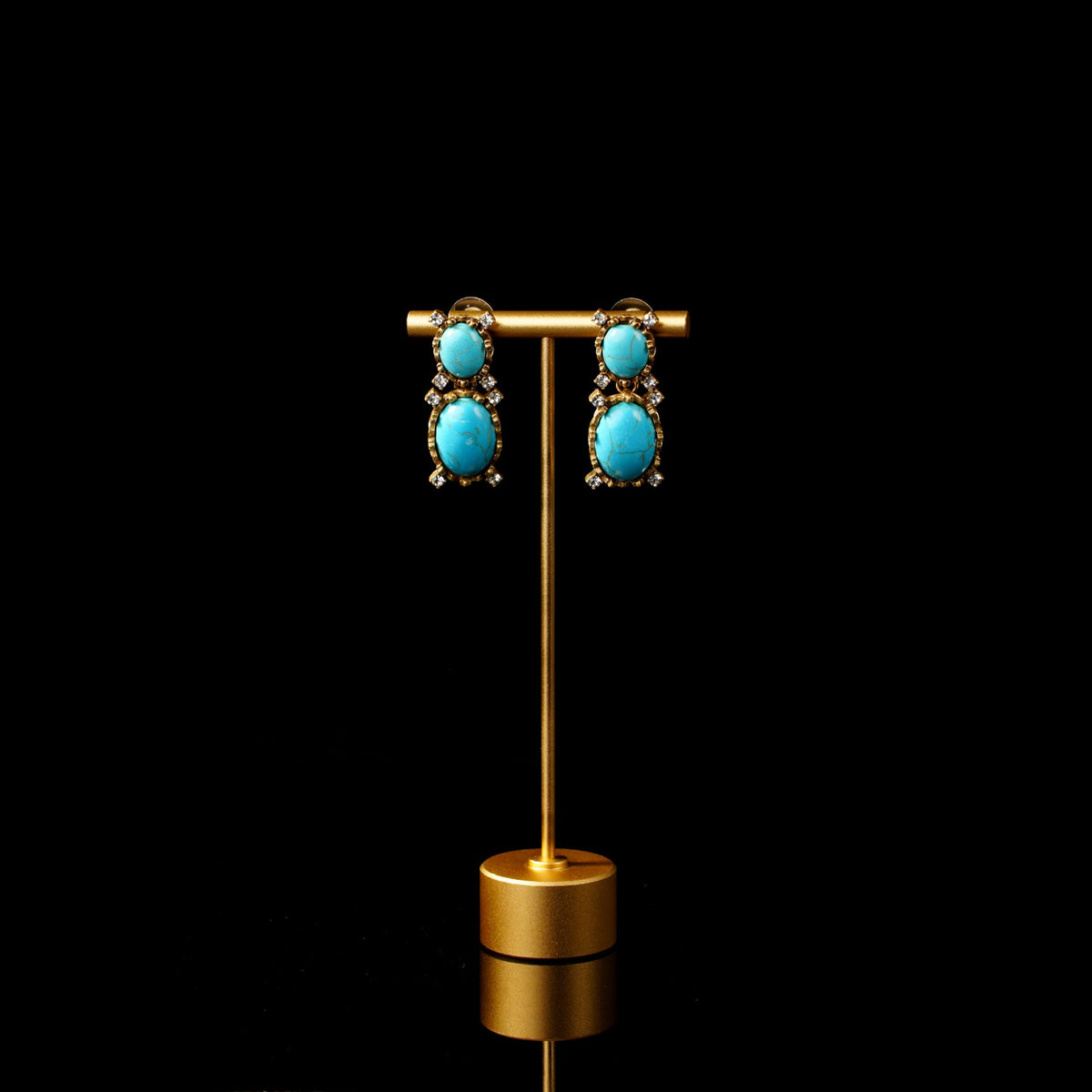 Retro-style, Fashionably Luxurious Earring And Necklace Set