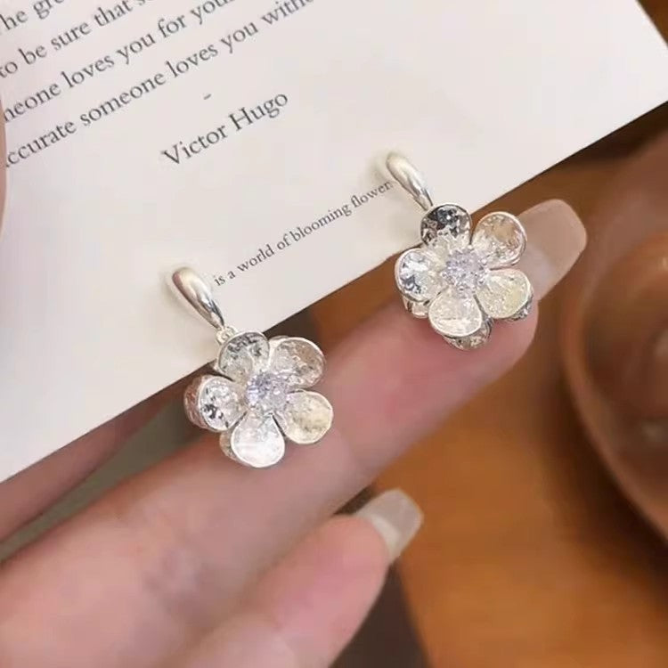 Exquisite Simple Silver Double-Sided Flower Stud Earrings For Women, Light Luxury, 3D Stereo Effect, Unique Niche Design, Trendy Internet Celebrity Earrings