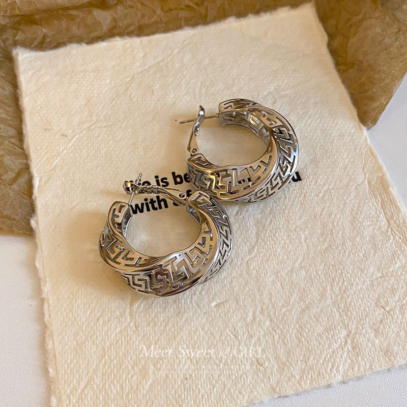 Silver Needle Twisted Hollow Hoop Earrings, European American Style, Unique Niche High-end Ear Jewelry For Women