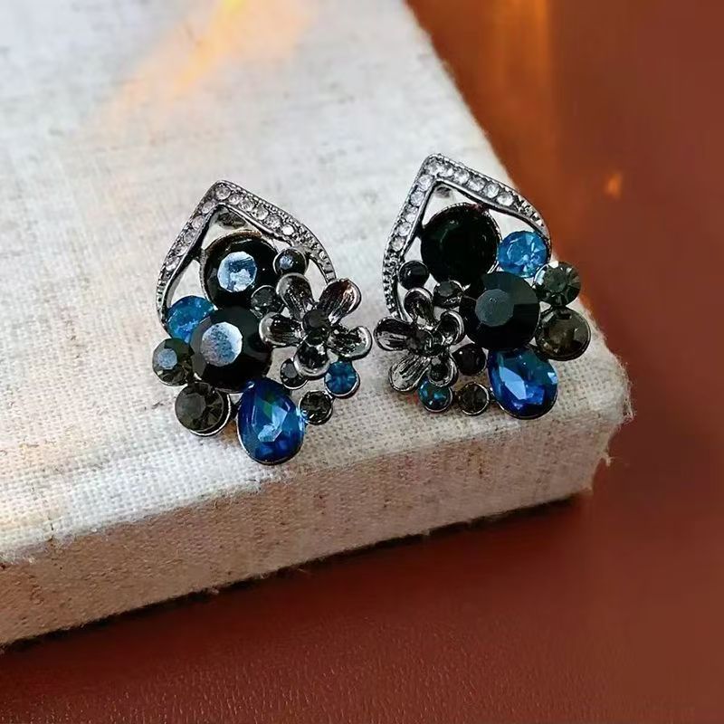 French Retro Square Earrings, Metal Enamel 3D Art Design, Light Luxury Niche Studs