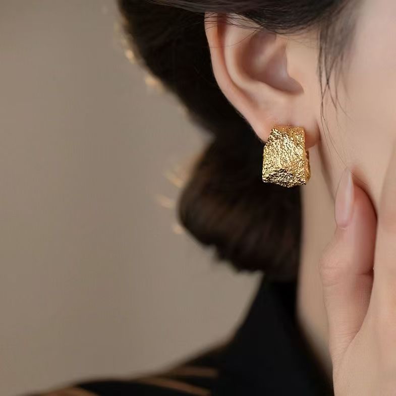 Bold Unique C-shaped Earrings, New Chinese Retro Style, Elegant Lady Hot Sell Studs