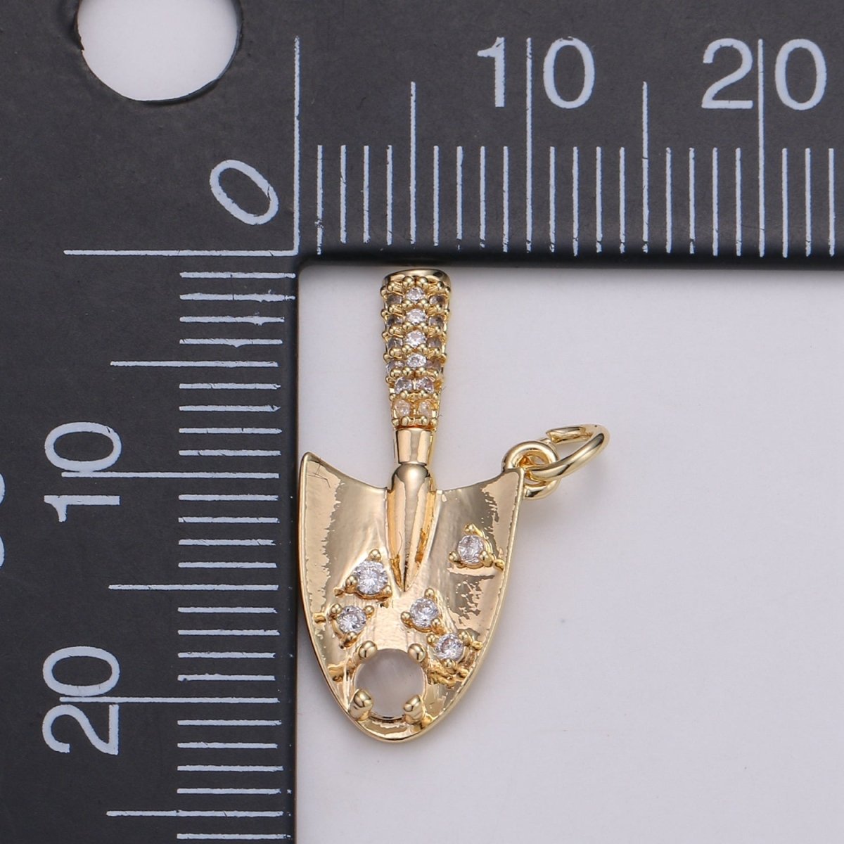 Cubic Gold Shovel Charms 18k Gold Filled Garden Trowel Spring Gardening Theme Housewarming Gift Wine Charm Jewelry Supplies Bulk E-570