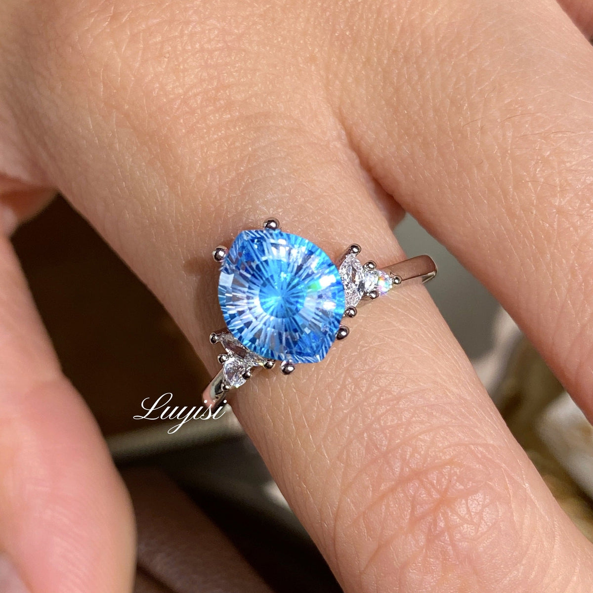 Firework Cut Simulated Moissanite Ring For Women, Light Luxury Niche Design Simulated Diamond Engagement Ring