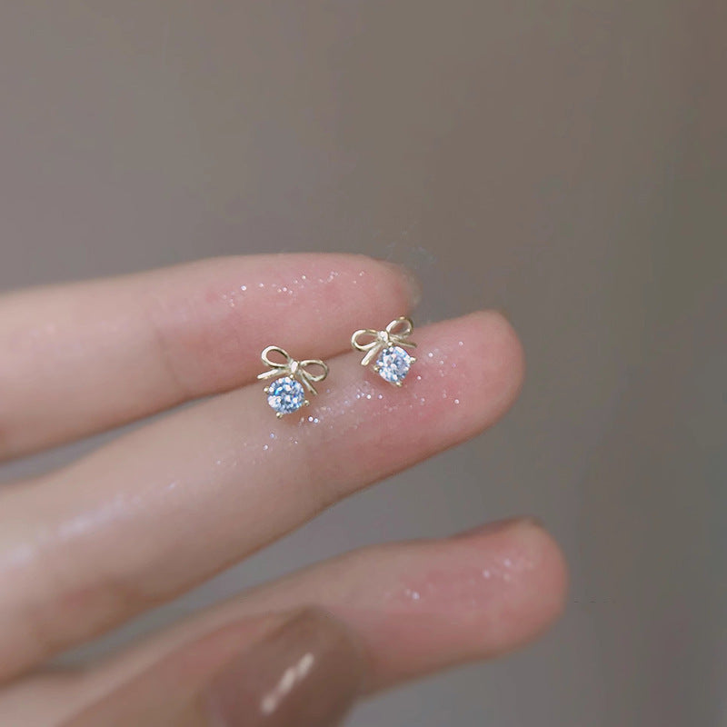 Niche Stylish Gold Plated Heart Studs Ins Hot Sale Everyday Wear Women Ear Jewelry