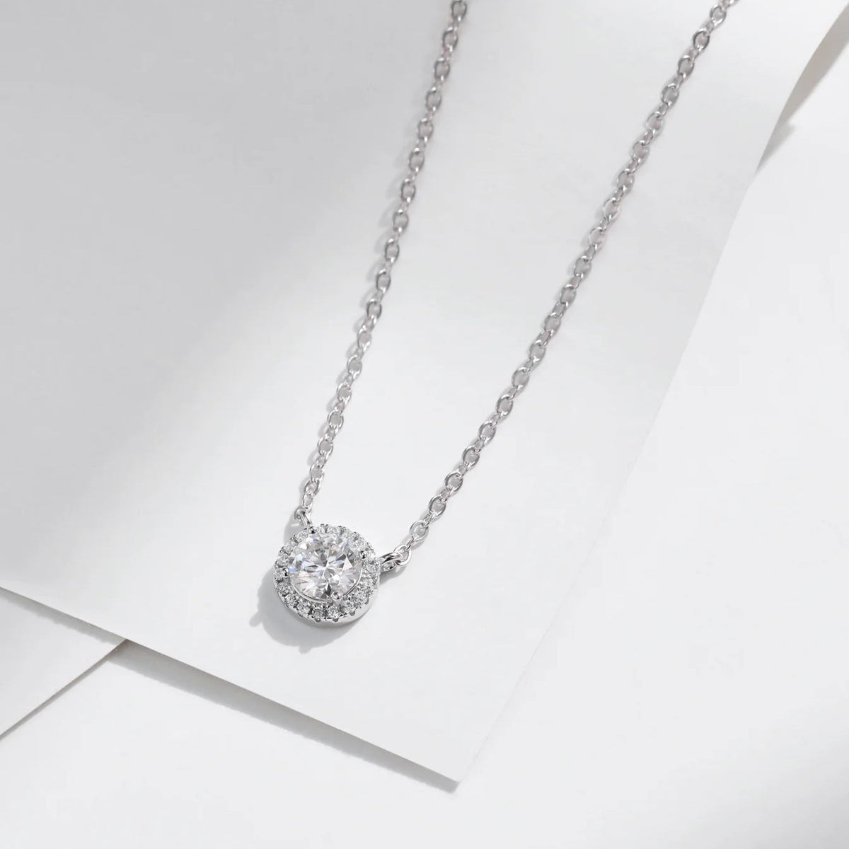 Geometric D-Color VVS1 Moissanite Pendant Necklace in Sterling Silver – Delicate Clavicle Chain for Everyday Elegance