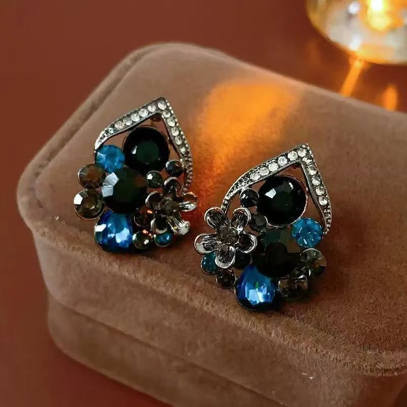 French Retro Square Earrings, Metal Enamel 3D Art Design, Light Luxury Niche Studs