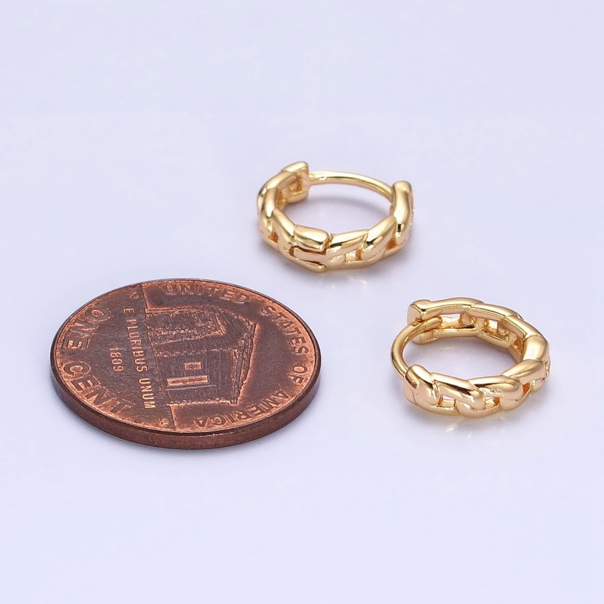 Dainty Gold Curb Link Chain Earring Minimalist Huggie Earring for Everyday Use AB666