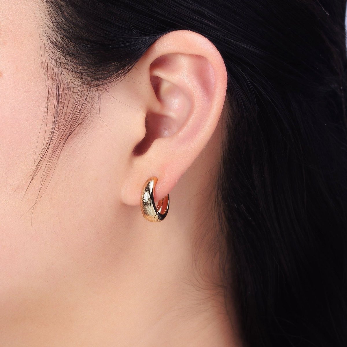 Dainty Gold Filled Huggie Earring Simple Minimalist 16mm Hoop Earring AB750
