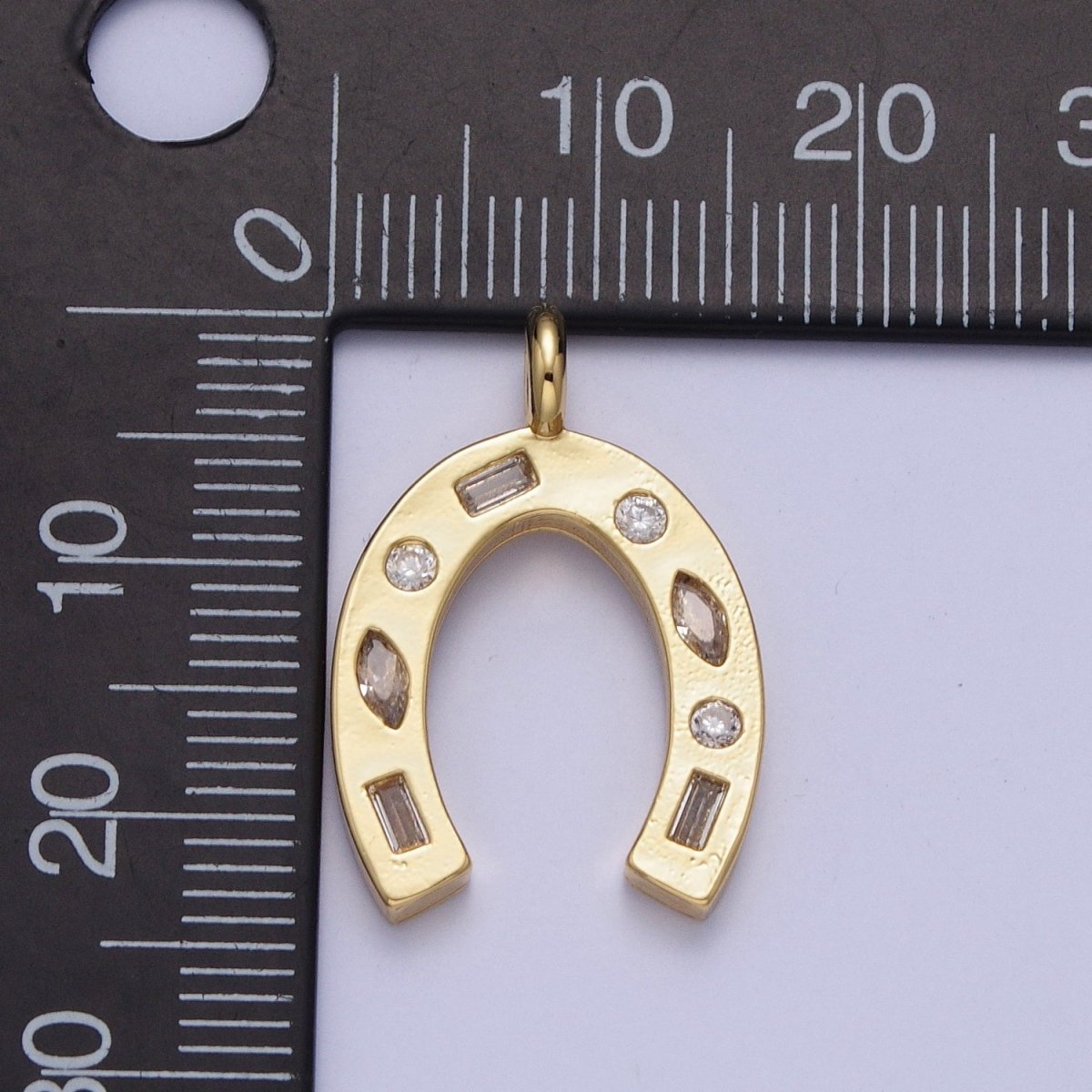 Dainty Horse Shoe Charm Cubic Lucky Charm for Necklace Bracelet Supply X-401