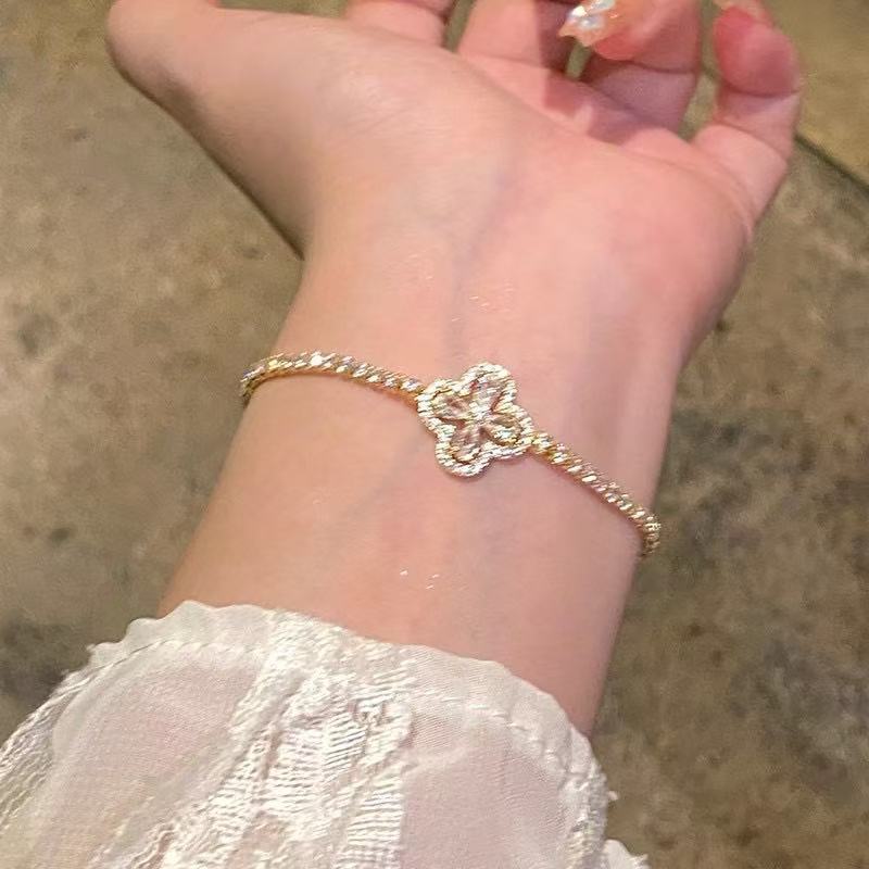 Wind Super Sparkling Full-Crystal Four-Leaf Clover Bracelet For Women