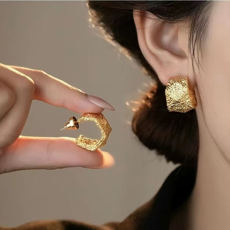 Bold Unique C-shaped Earrings, New Chinese Retro Style, Elegant Lady Hot Sell Studs