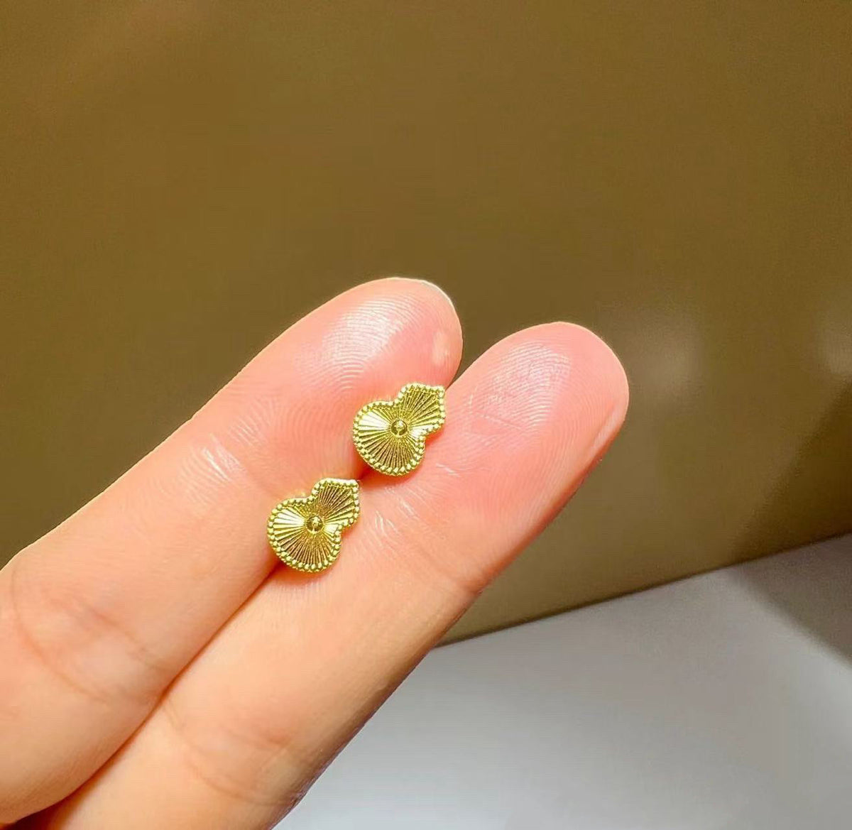 Gold Plated Mini Heart Stud Earrings Ins Popular Niche Jewelry For Women Daily Wear
