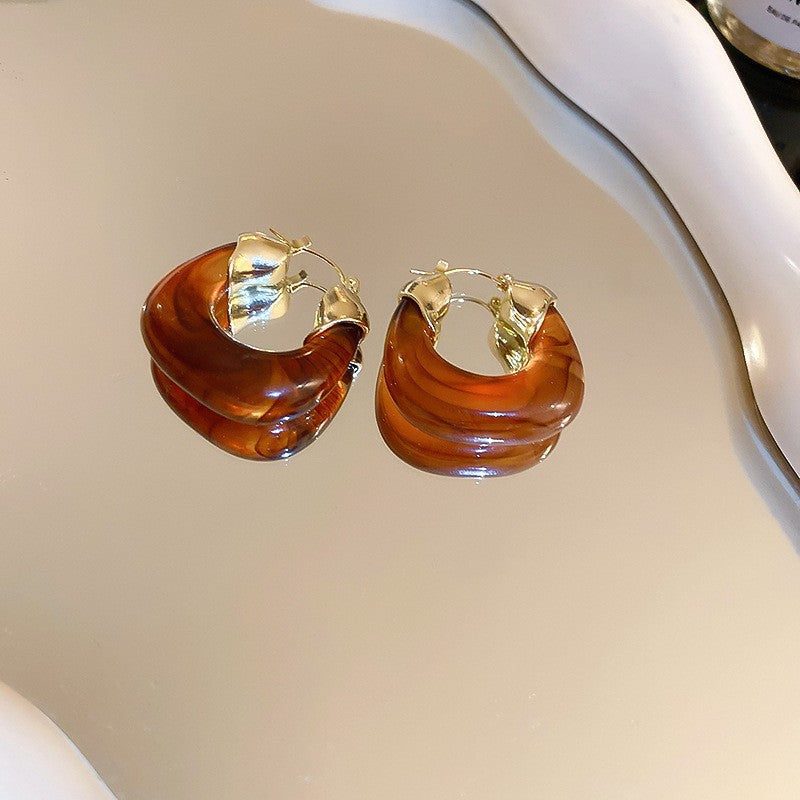 Maillard Style Amber Resin Gold Hoop Earrings, C-Shaped Chunky Gold Tone Resin Hoops, Vintage Lightweight Fashion Earrings For Women Daily & Party Wear